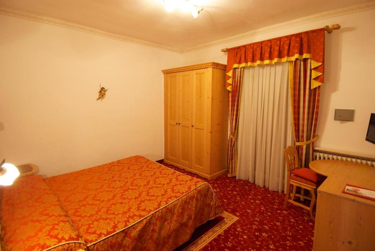 Hotel Belvedere Srl Fai della Paganella Pokoj fotografie